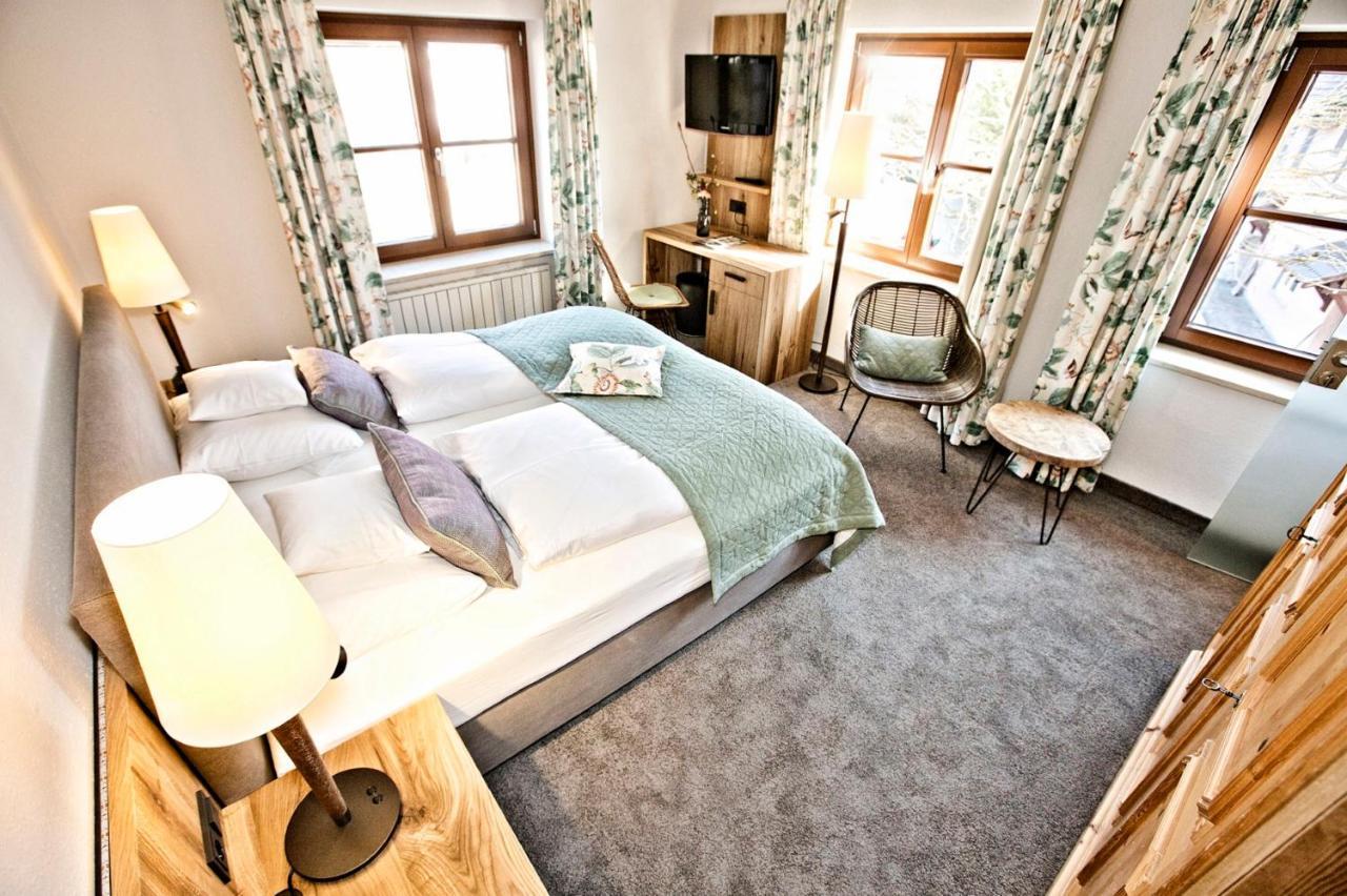 Historisches Gasthaus Hotel Hirschen Horn Гаенхофен Екстериор снимка